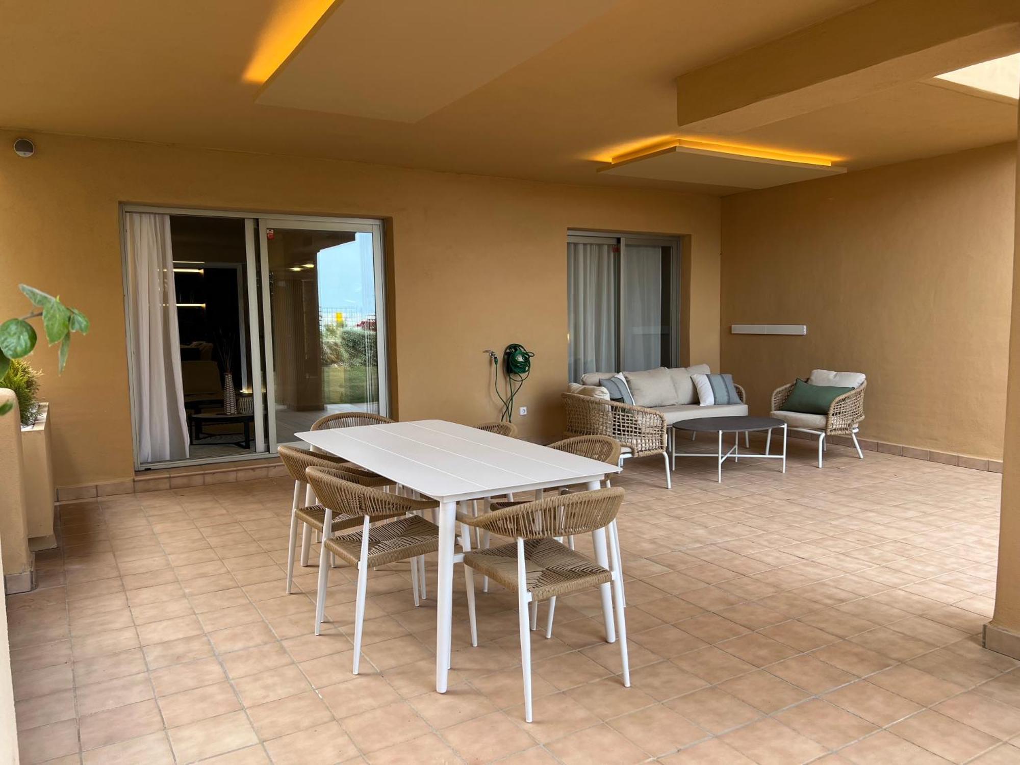 Impresionante De Lujo Con Jardin Apartament Estepona